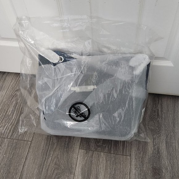 Michael Kors Jet Set Large Logo Shoulder Bag - Picture 9 of 9